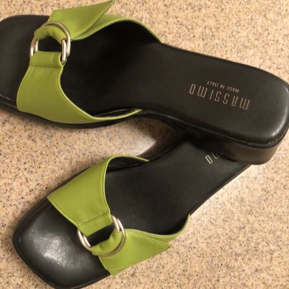 MASSIMO GREEN SANDALS SZ 5 - Picture 2 of 4
